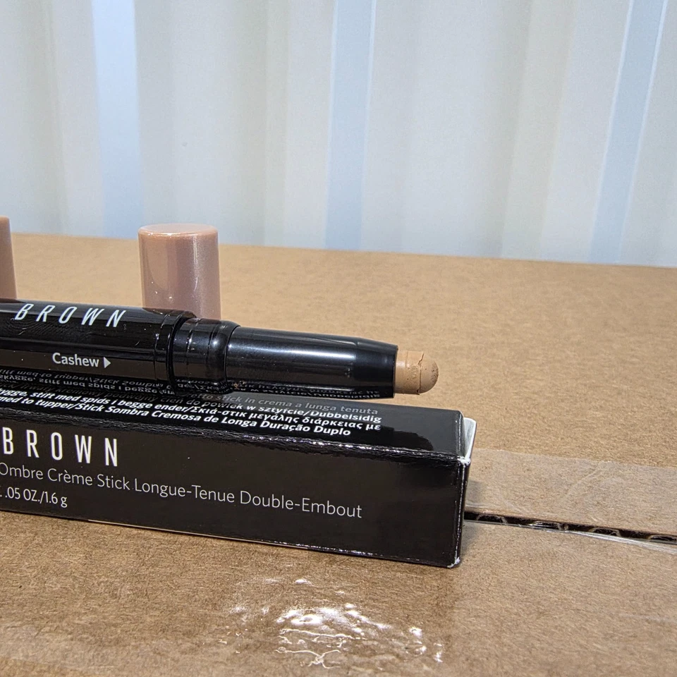 BOBBI BROWN Doble Extremo Larga Duración Crema Sombra Barra Rosa Cobre/Anacardo Foto 2 de 3