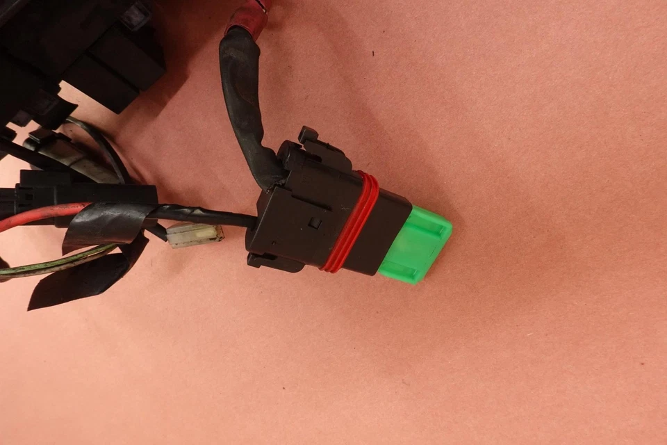 07-12 Harley Davidson Sportster 1200 XL1200L Arnés de cableado principal con llave Foto 3 de 4