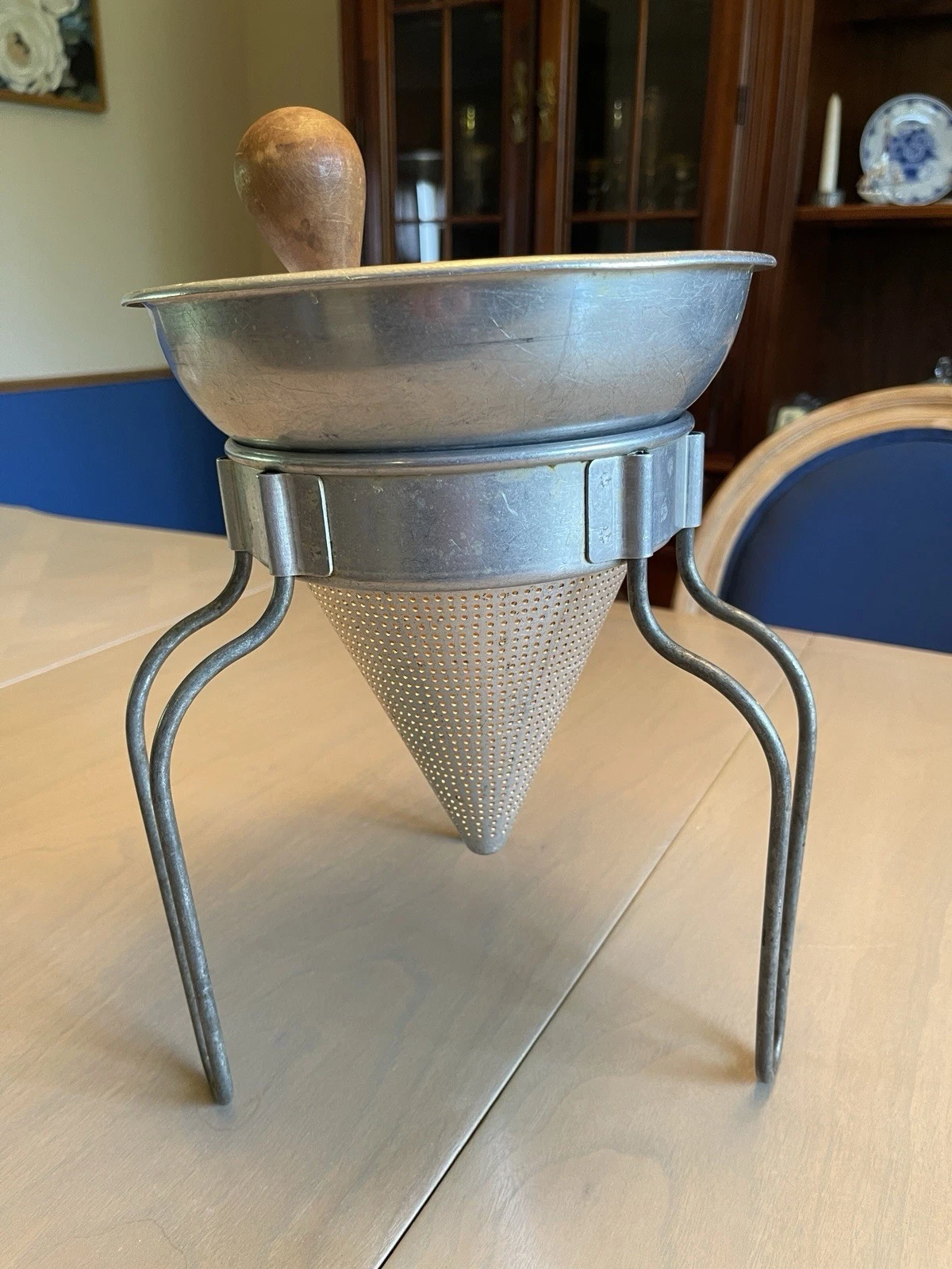 Vtg WEAR-EVER No 8 Aluminum Sieve Strainer Food Mill w/ Wood Pestle & Stand