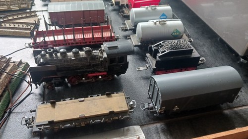 Konvolut 16 x Lok Eisenbahn Waggons 127 Schienen Zubehör Bahnsteig Märklin Lima - Bild 6 von 21