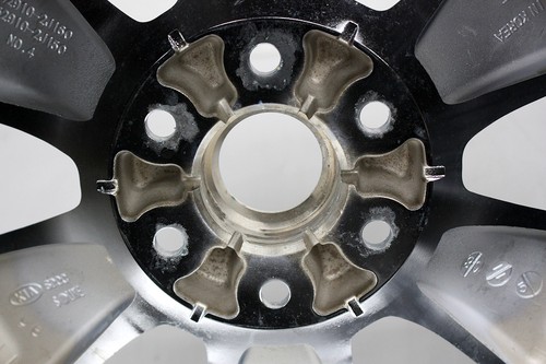 OEM 17 inch Alloy Wheel For KIA Borrego Chrome 52910-2J150 - Picture 6 of 11