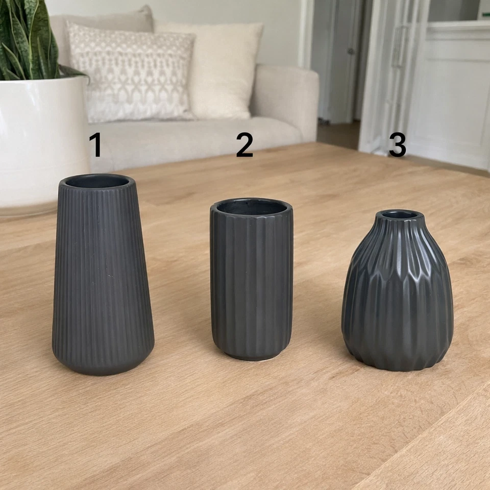 Vase aus Keramik Schwarz, (B/H/T) 6x10x6cm 7x14x7cm 8x11x8cm - Bild 1 von 1