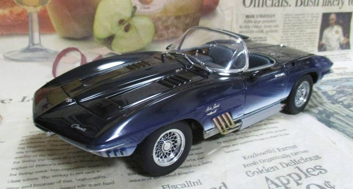 AUTOart 1/18 Chevrolet Corvette Mako Shark 1961 Dark Blue Die-cast 