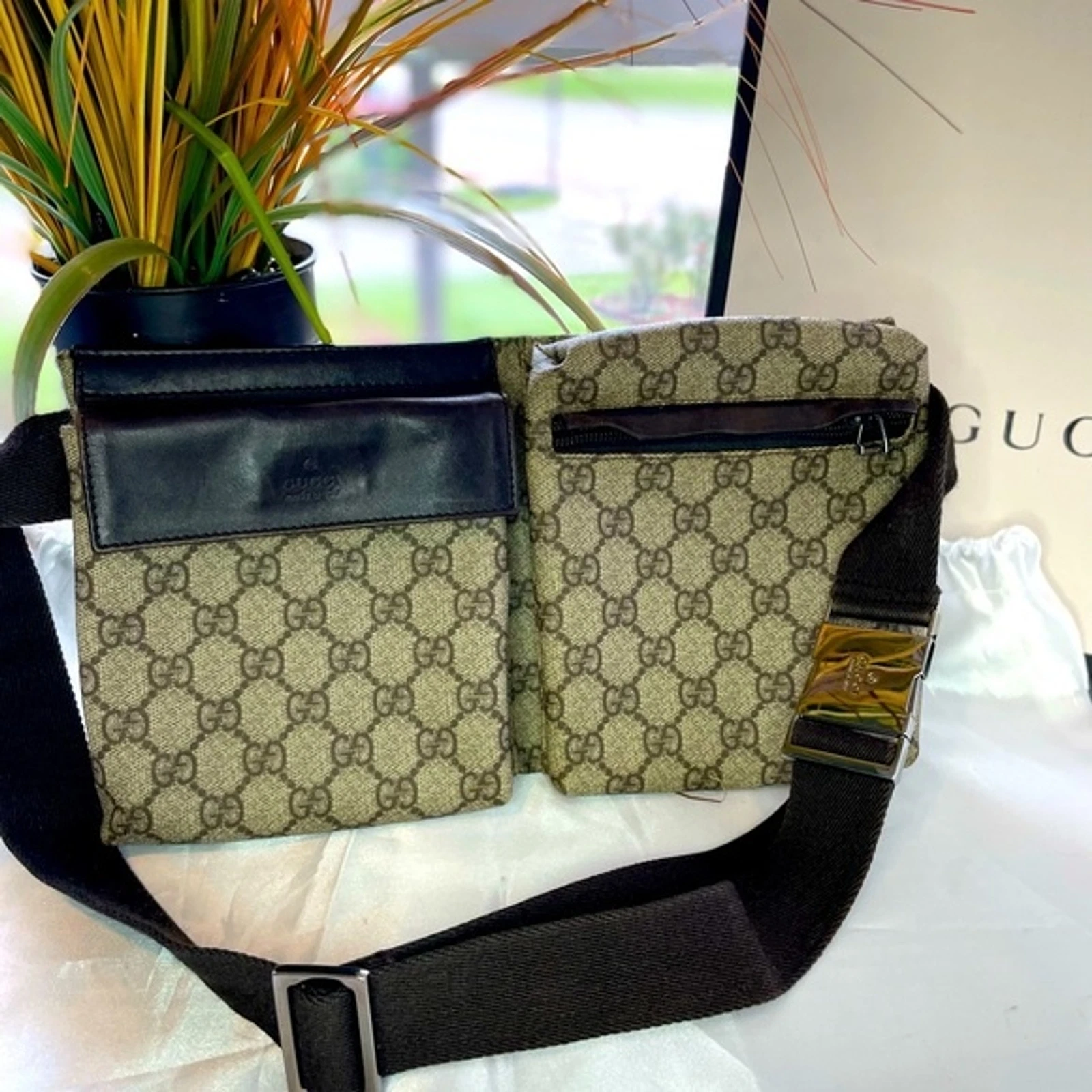Sac à bandoulière en toile enduite Gucci