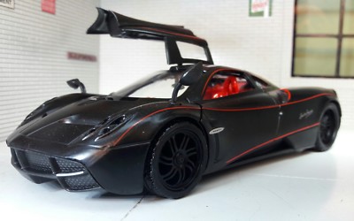 1:24 Pagani Huayra schwarz 2012 detailliertes Motormax Diecast Scale Modell matt satiniert