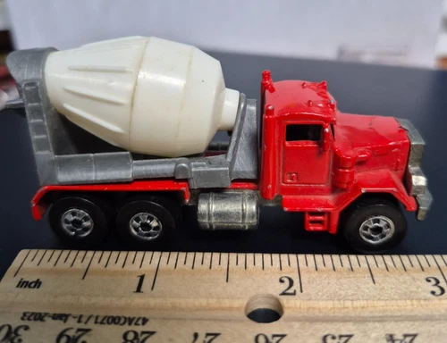 Vintage 1979 Hot Wheels Peterbuilt concrete mixer toy truck