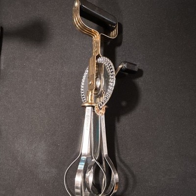 Manual Handheld Metal Egg Beater Mixer Silver Black Chrome Finish 2 Blades