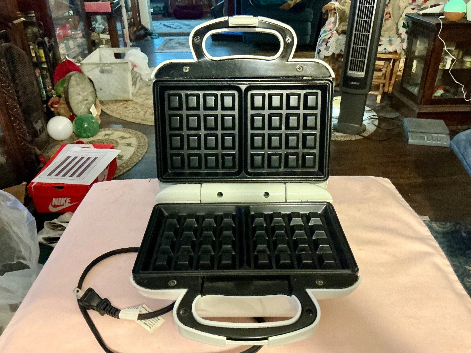 Chefmate electric waffle maker works great