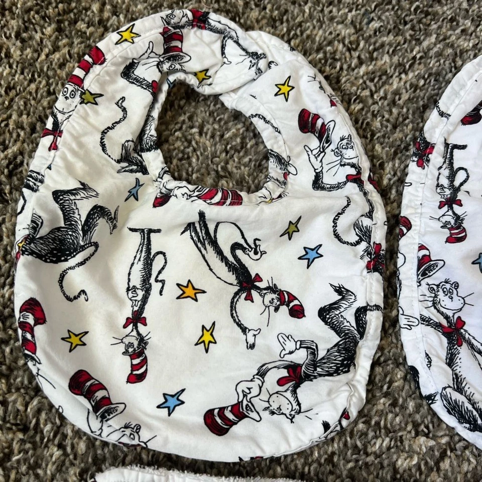 Trend Lab Bebé Dr Seuss Gato en el Sombrero Paquete 2 Baberos 1 Paño Eructo Foto 3 de 4