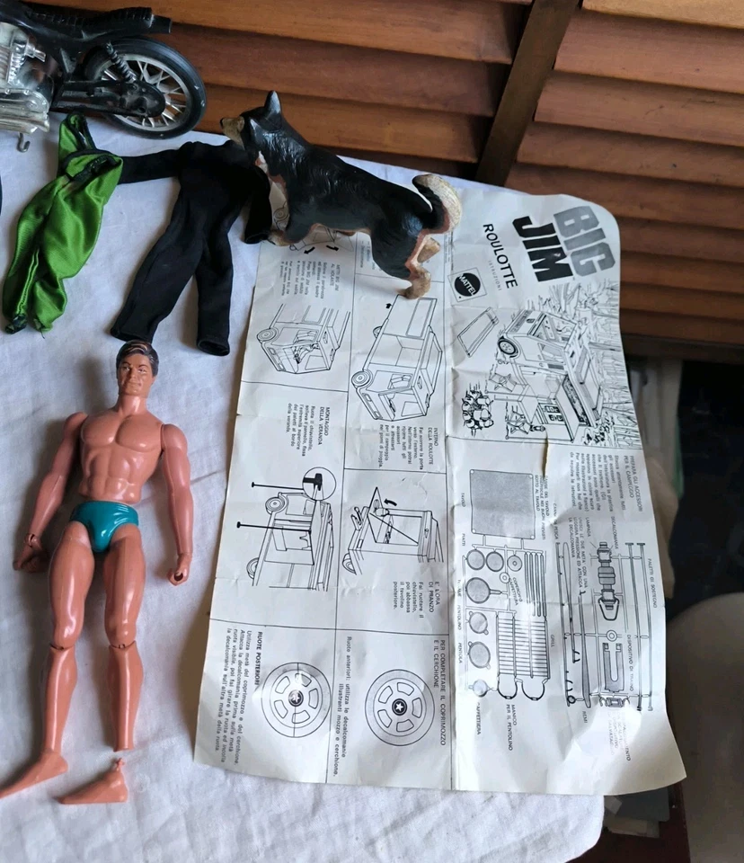 LOTTO 2 BIG JIM COMMANDER + VESTITI+ ACCESSORI  - Immagine 4 di 4