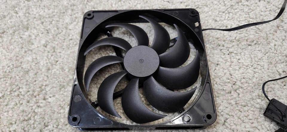 Rosewill 140mm Cooling Fan DC12V, 0.18A - Image 3 of 4