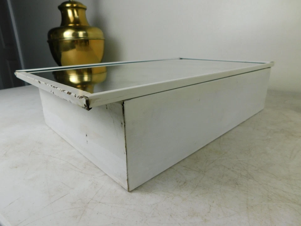 Металлический зеркальный подвесной медицинский шкаф 1950-х 18 x 14 дюймов 3 полки очень хорошее состояние белый винтажный - Изображение 3 из 4