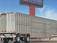 1/64 DCP WILSON SPREAD AXLE CATTLE TRAILER