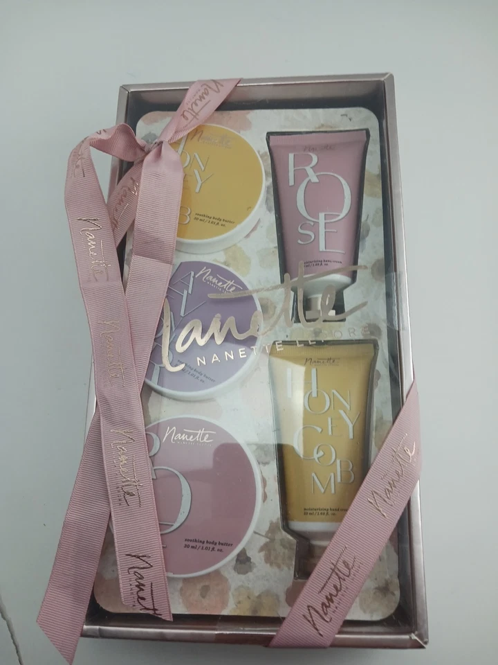(2) JUEGO DE REGALO NANETTE LEPORE 5 PIEZAS MANTEQUILLA CORPORAL Y CREMA DE MANOS NUEVO EN CAJA + ENVÍO GRATUITO Foto 4 de 4