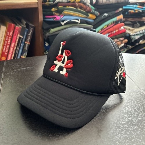 La Ropa LA to Live and Fly In Black Trucker Hat with Red Lips Embroidery