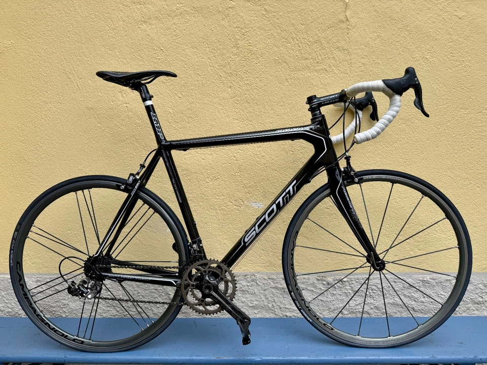 Rennrad - SCOTT ADDICT R1 | 6,8 kg | 58 cm | CAMPAGNOLO RECORD |