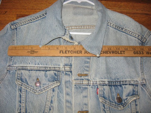 Vintage Levi's Blue Jean Denim Jacket Size L Distressed w/ Blackhawks Patch - Picture 9 of 10