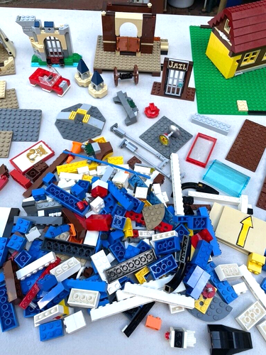 LEGO Mixed Bulk Lot from Various Sets Indian Teepee, Ranch House, Etc - Picture 9 of 10
