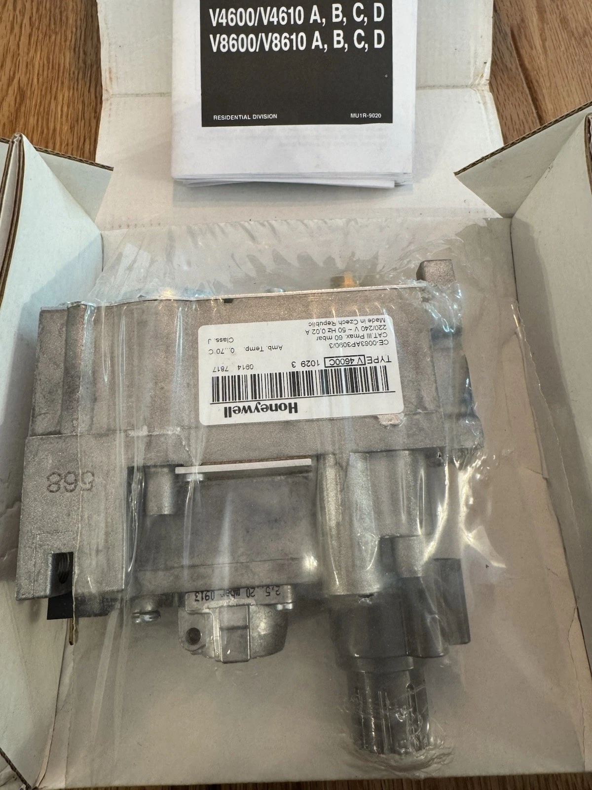 Honeywell V4600C1029U Compact Gas Control Valve Brand New In Box 5