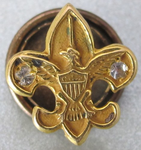 Three Vintage BOY SCOUT Fleur de Lys EAGLE PINS - BSA Lapel or Hat Pin Lot - Picture 2 of 8