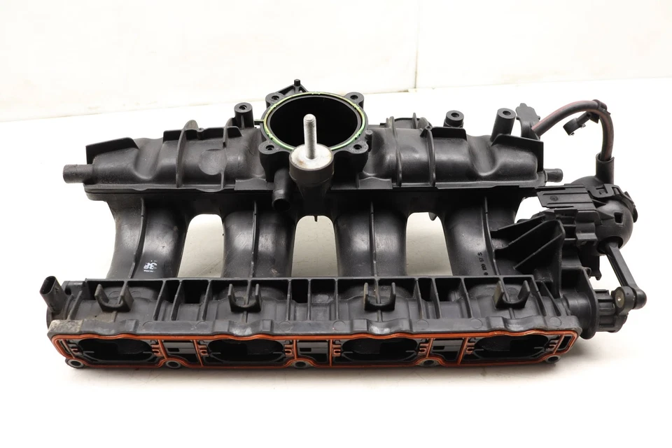 AUDI A5 QUATTRO 2010-2015 2,0 L - Colector de admisión 06H133185BH Foto 3 de 4