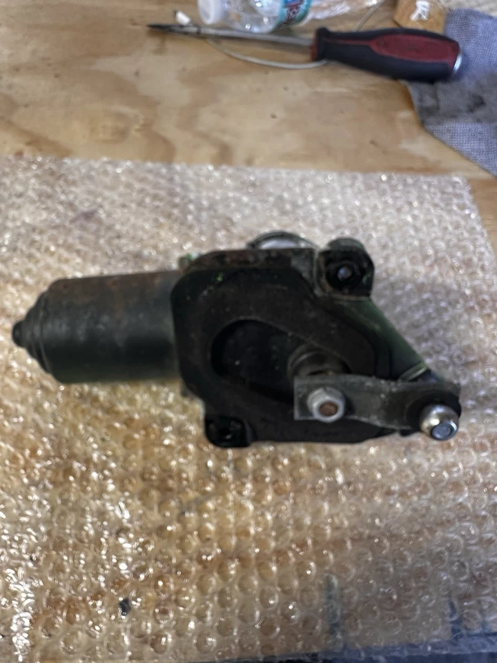 84-88 Nissan 300zx Z31 Windshield Wiper Motor OEM Used - Image 3 of 4