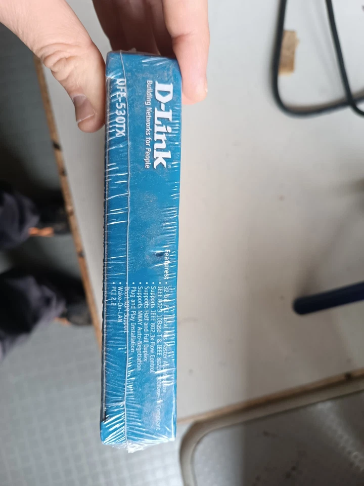 D-Link DFE-530TX 10/100 MBit/s Ethernet Card - Immagine 2 di 3