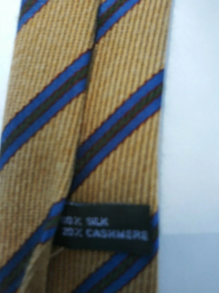 Corbata para hombre. Steffano Ricci dorado con rayas negras longitud 62. Ancho 3" Foto 2 de 4