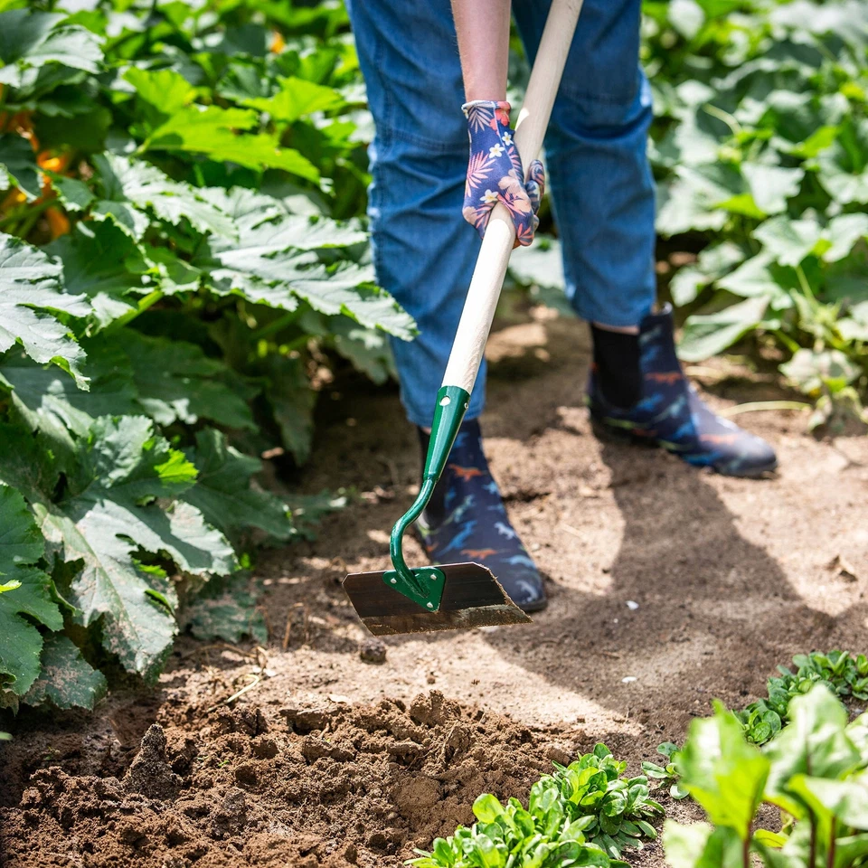 KADAX Hacke, Gartenhacke aus Metall, Unkrauthacke mit Stiel aus Holz, 14cm - Bild 3 von 4