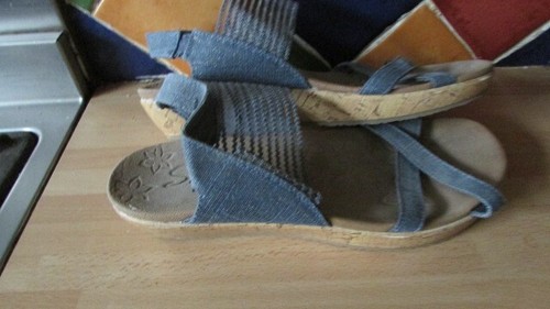 Skechers Luxe Foam ladies denim blue sandals size 4 - Picture 4 of 5