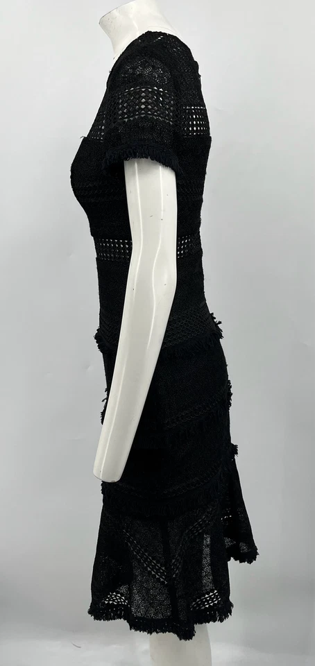 Vestido midi Bariano Australia negro corte láser ojales ribete con flecos talla S Foto 2 de 4