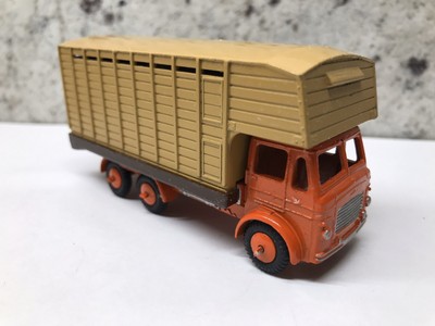 toy cattle lorry