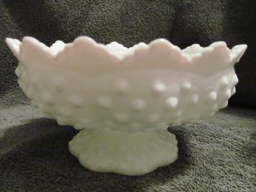 FENTON STAMPED MILK GLASS HOBNAIL CENTERPIECE BOWL MINT CONDITION! - Picture 1 of 5