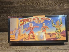 GLENCOE MODELS - SPACE MEN & WOMEN  -  1/20 - #05907 - FACTORY SEALED 