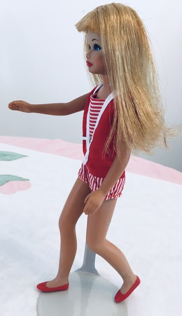 barbies with bendable knees
