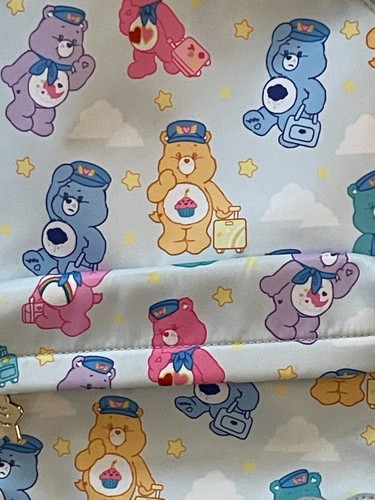 Mochila Care Bears Airline de CakeWorthy 2023 - Imagen 3 de 13