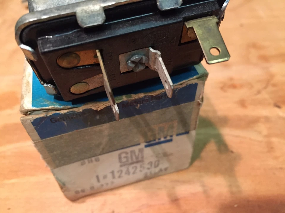 74 Buick Regal Centurion Lesabre 75 Riviera 1973 nuevo GM aire acondicionado soplador relé 1242530 Foto 2 de 2