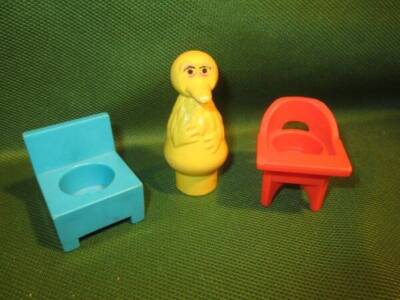 Vintage Fisher Price Little People ~❤️~ Sesame Street Big Bird and Chairs 