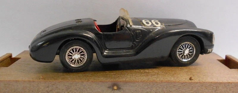 Brumm 1/43 Scale Metal Model - R67 FERRARI 815 SPORT 1940 - 66 - Image 3 of 4
