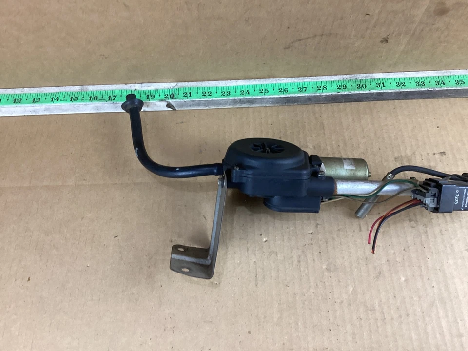 Antena de alimentación de radio aérea Pontiac Grand Prix 1988-1991 con relé 10063073 Foto 3 de 4