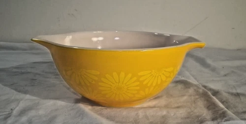Pyrex Orange Daisy 442 Cinderella 1 1/2 Qt Bowl