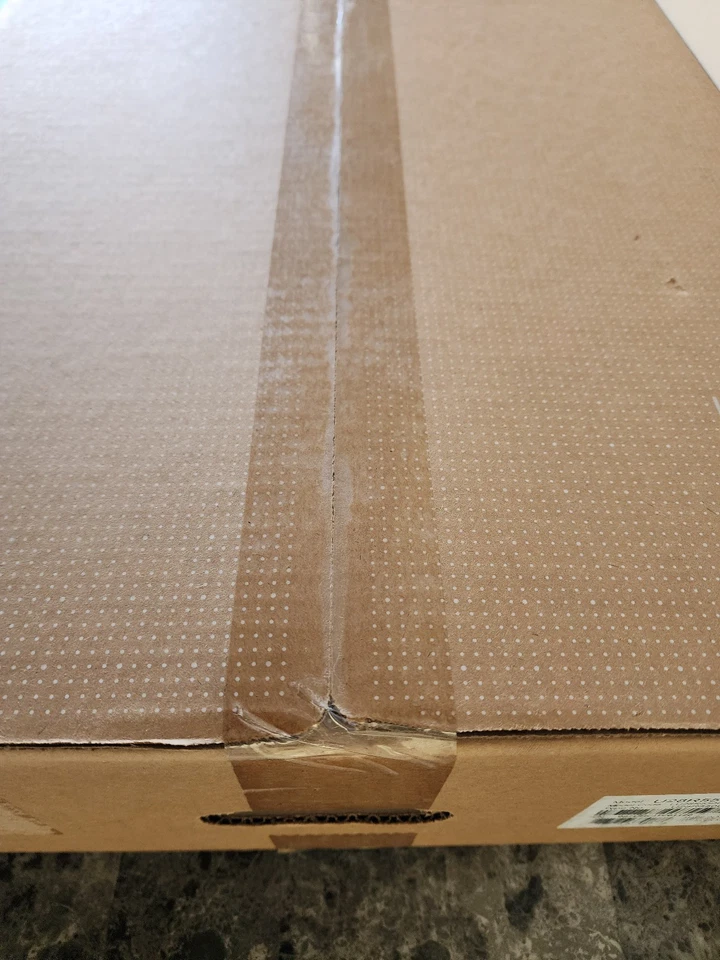 Samsung 28-Inch UR55 ViewFinity 4K UHD Monitor, IPS HDR, Bezelless Display, New! - Image 2 of 4