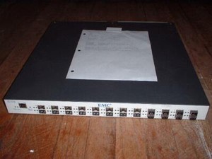 EMC DS-24M2 24-Port Gigabit Fibre Switch / 8-Port Active / noRailkit