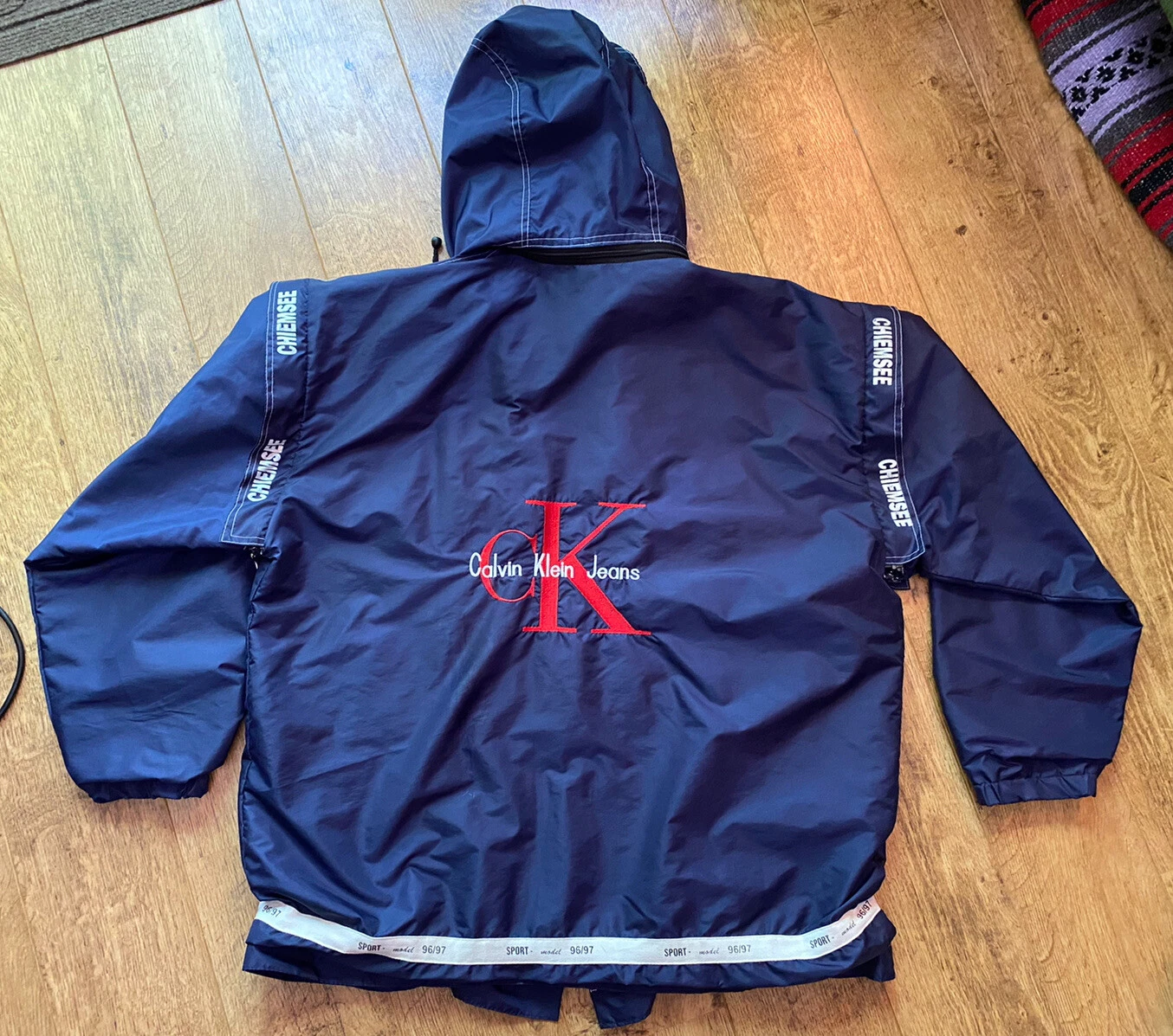 Giacca Coach Vintage Anni '90 Calvin Klein Grande Logo Gilet Con Cappuccio Oversize Chiemsee