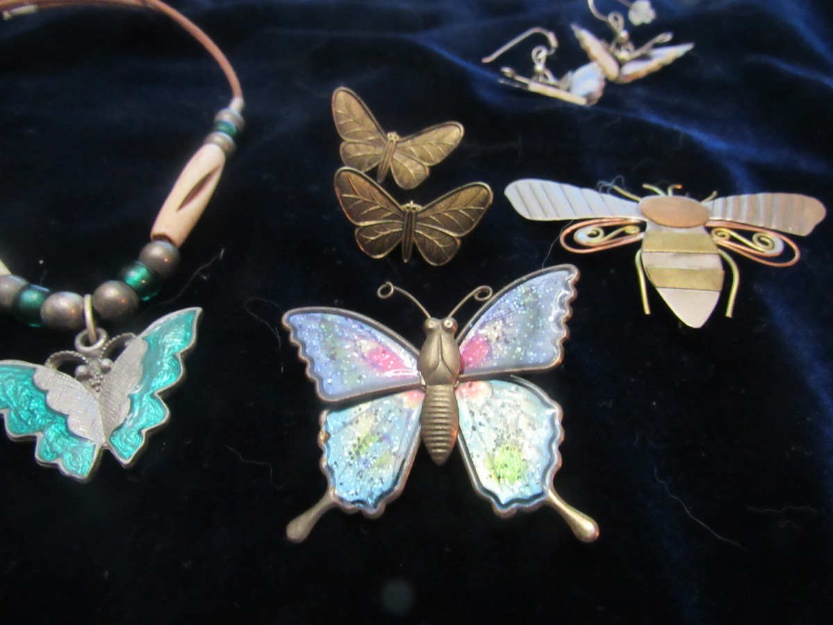 Vintage BUTTERFLY jewelry Pierced earrings gold pin MOP earrings