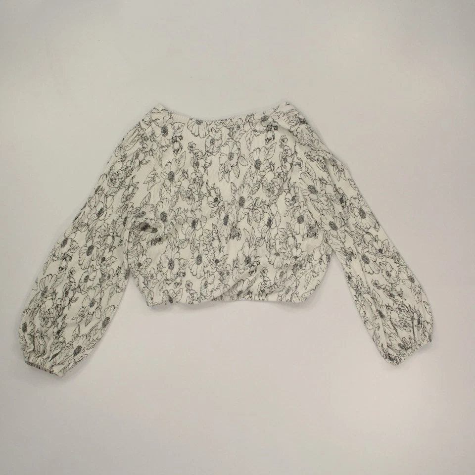 Blusa top plisada envolvente sintética ASTR The Label talla grande blanca negra manga larga Foto 2 de 4