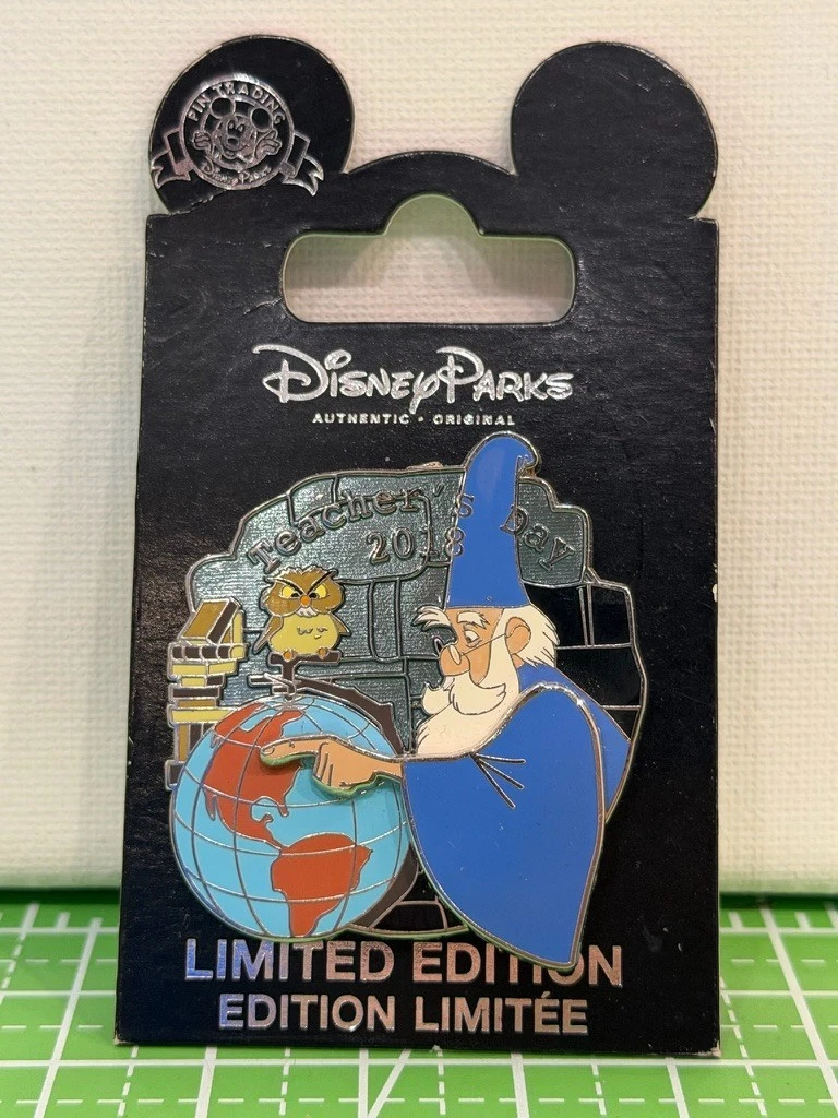 Disney 2018 Teacher‘s Day LE Pin Merlin The Sorcerer And the In Sword The Stone