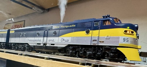 MTH Premiere Scale 20-2205-1 Pere Marquette, C & O EMD E-8 ABA Diesel Set - Picture 4 of 10
