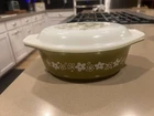 Vintage Pyrex Spring Blossom Crazy Daisy 1.5 Qt Covered Casserole Dish