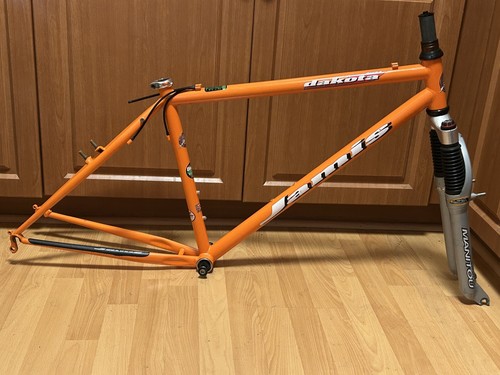 Vintage 1998 Jamis Dakota Reynolds 631 Singletrack Hardtail 17" 90s MTB USA CrMo